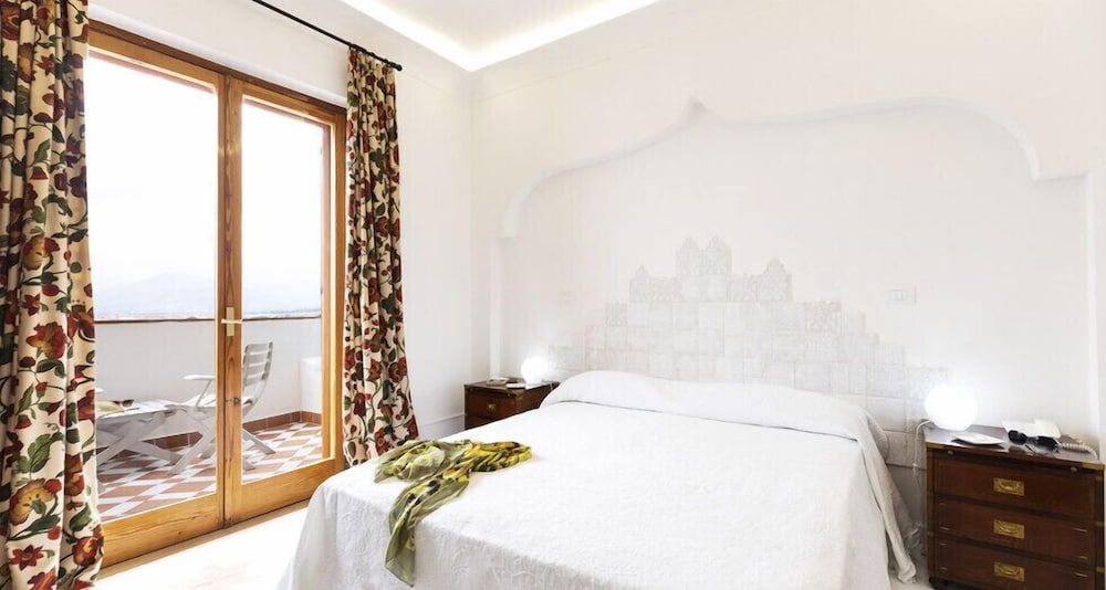 Deluxe Room, Balcony, Sea View - Photo 1