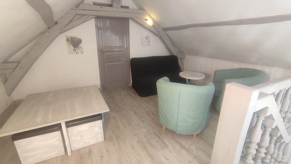 Family Room - Photo 4