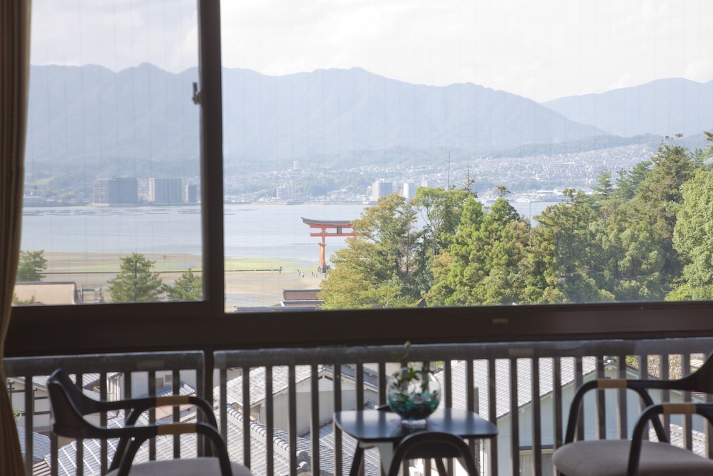 Traditional Room, Non Smoking, Ocean View photo 3