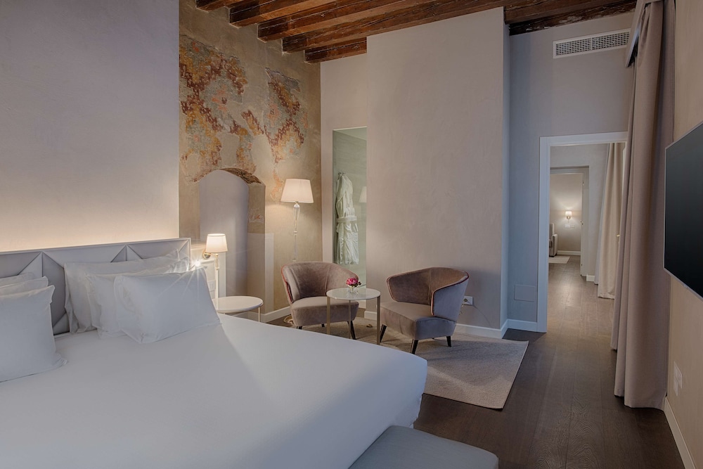 Suite (Extra Bed 3 adults) - Photo 2