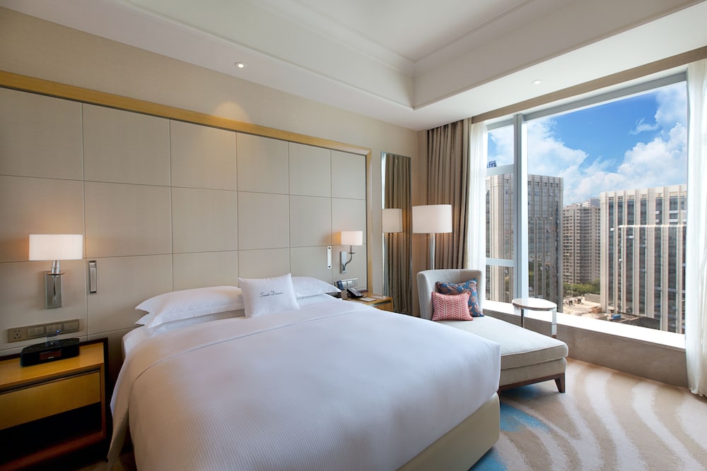 King One Bedroom Suite photo 2