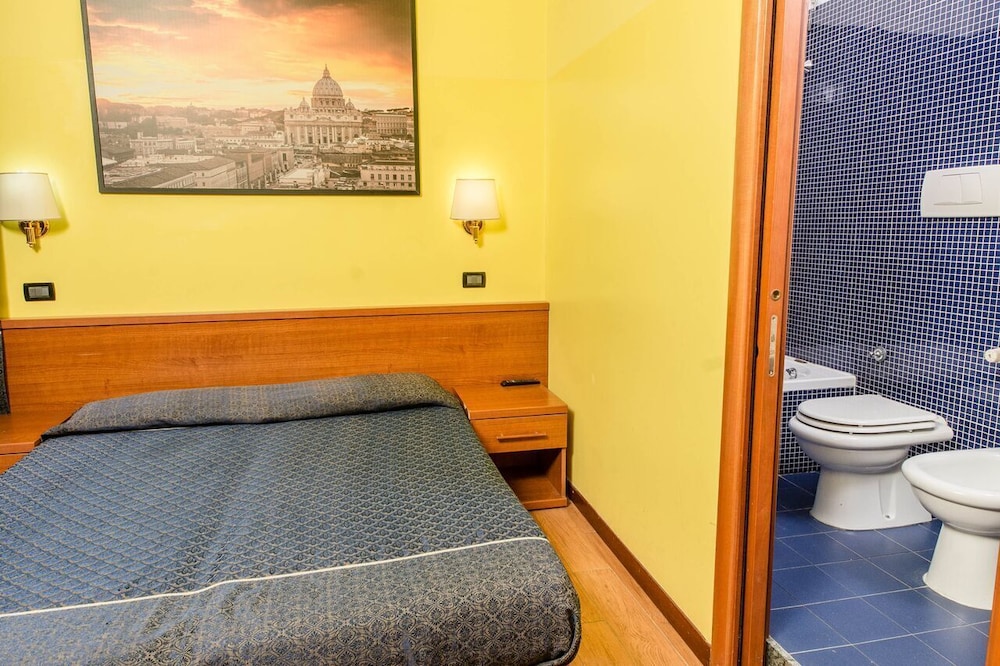 Single Room, Ensuite photo 1