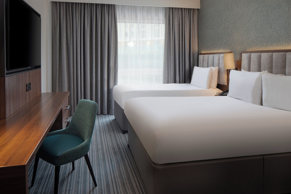 Double or Twin Room thumbnail 5