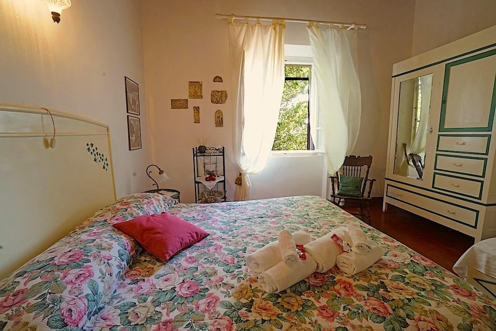 Double Room (Iginia)