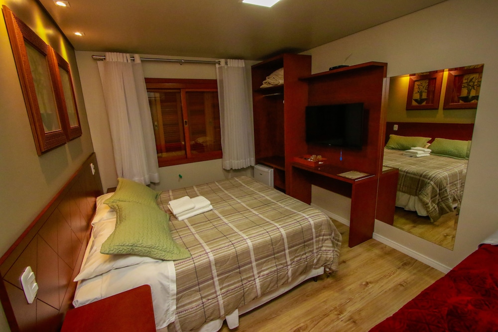 Comfort Room, Multiple Beds, Non Smoking photo 2