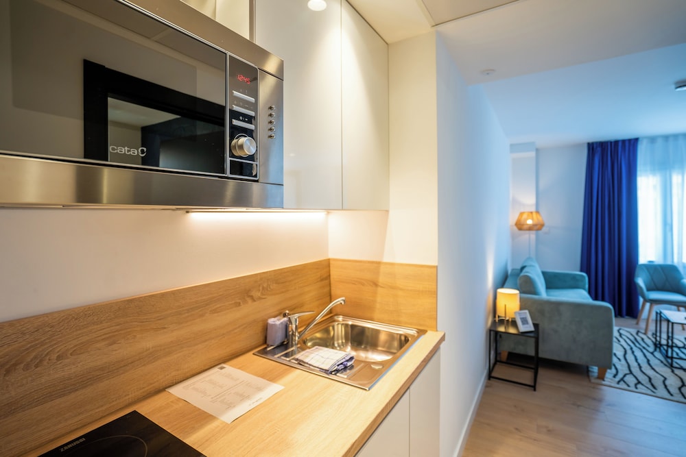 Executive Studio, Balcony (1 Adult) photo 3