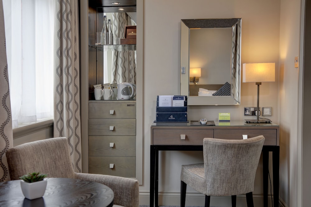 Junior King Suite photo 2