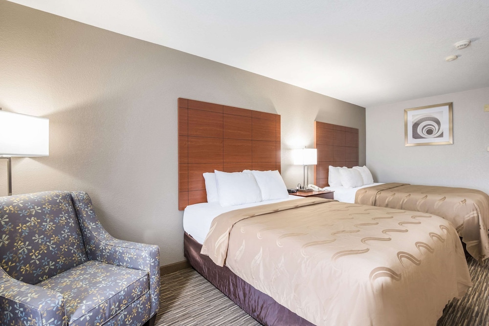 Standard Room, 2 Queen Beds, Non Smoking - Photo 3