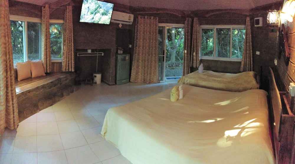 Superior Triple Room, Terrace, Garden View photo 1