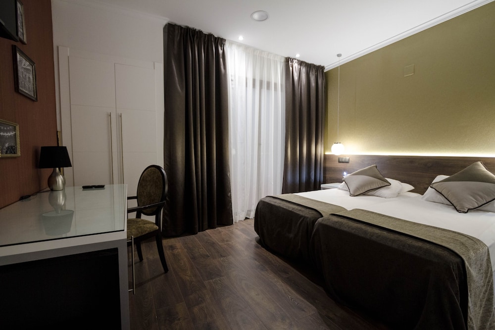 Basic Twin Room photo 2