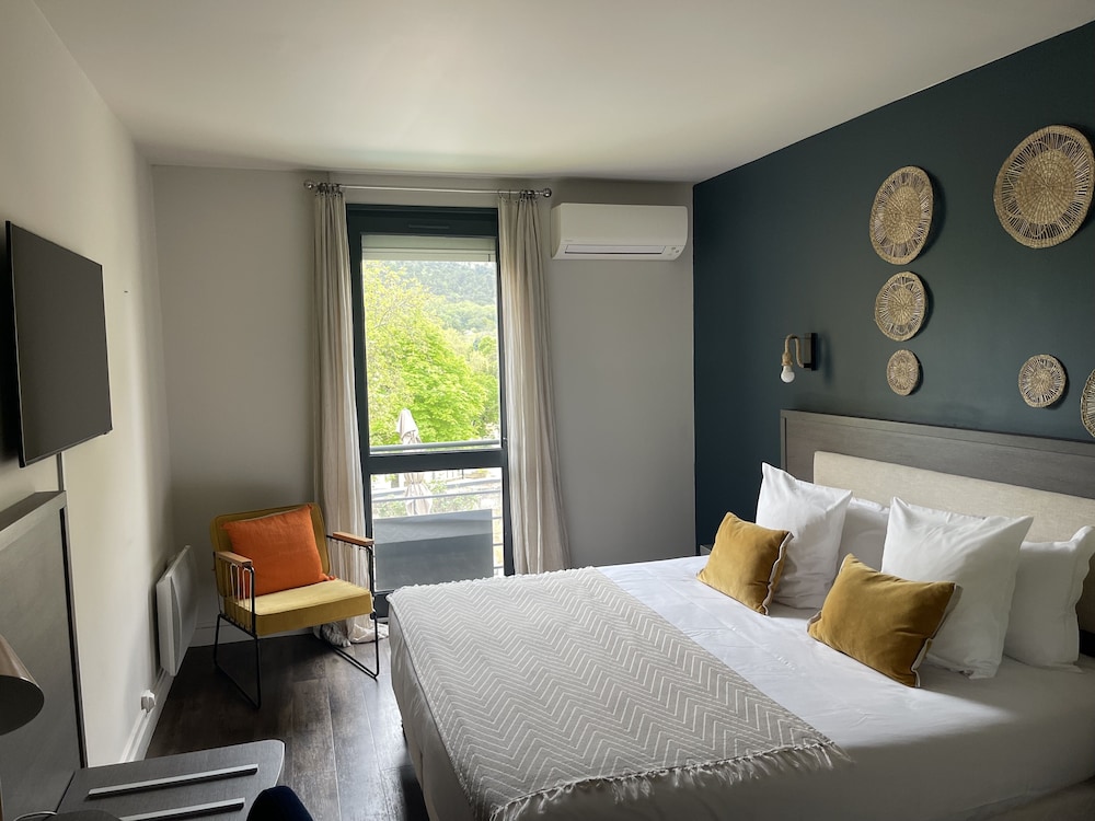 Standard Room, Pool View