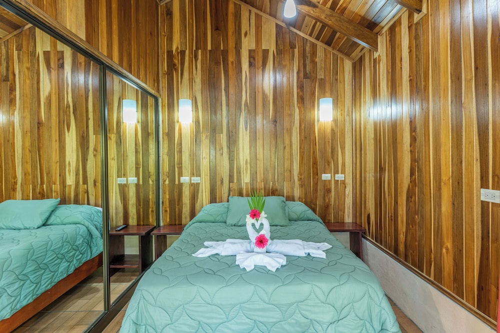 Deluxe Cabin photo 3