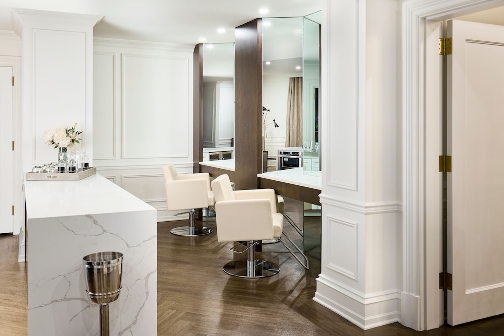 Accessible Premier Suite - Photo 3