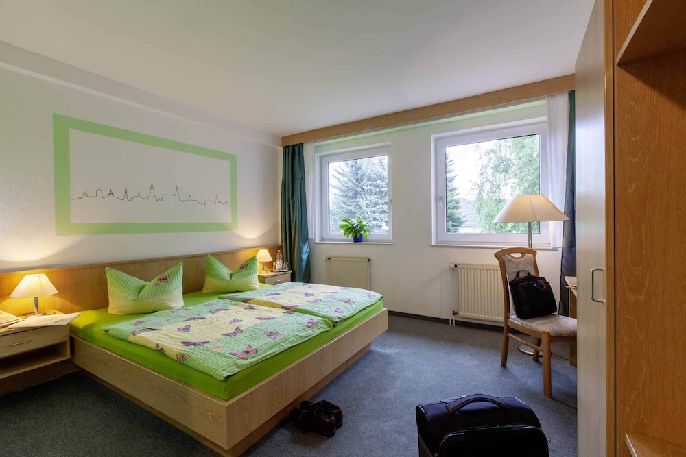 Standard Double or Twin Room photo 2