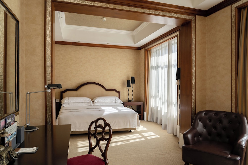 Suite, 2 Bedrooms (Dining Area) - Photo 2