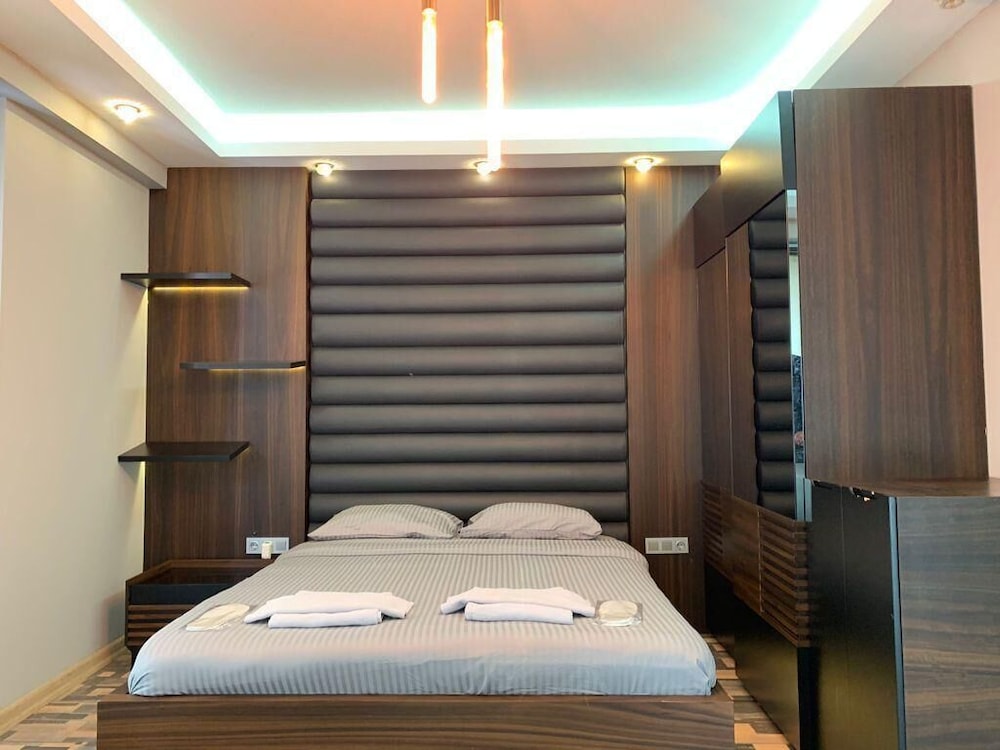 Deluxe Studio Suite, City View photo 3
