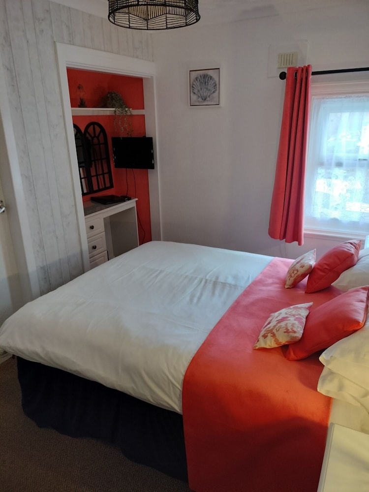 Double Room, Ensuite (Dolbadarn) photo 3
