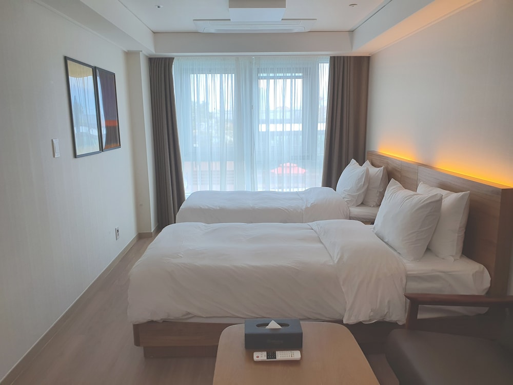 Standard Twin Room - Photo 2