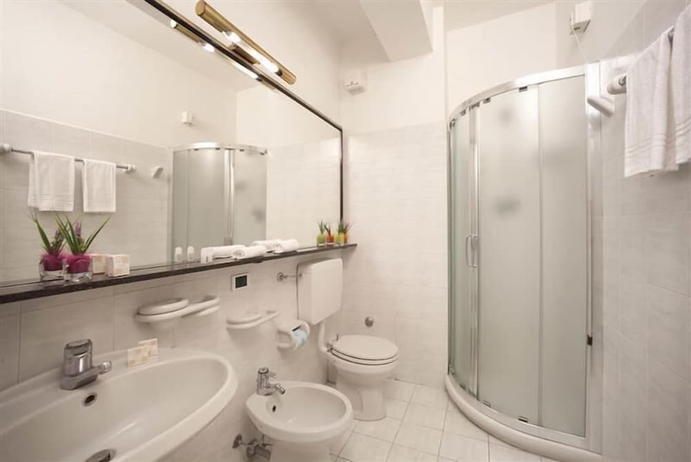 Basic Quadruple Room photo 1
