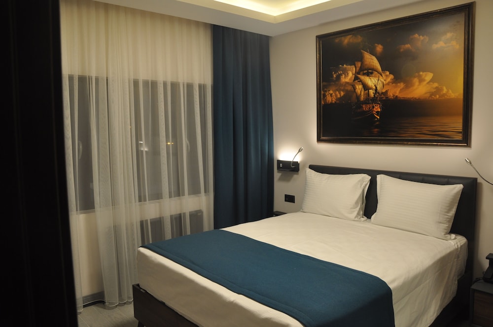 Deluxe Suite - Photo 1