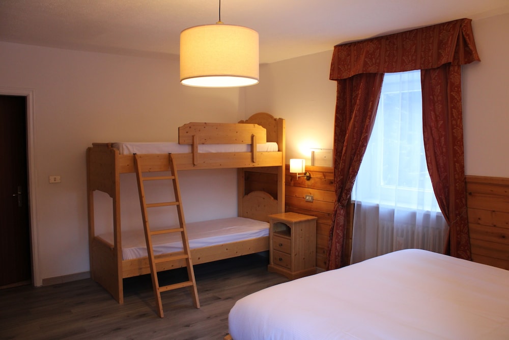 Standard Quadruple Room photo 2