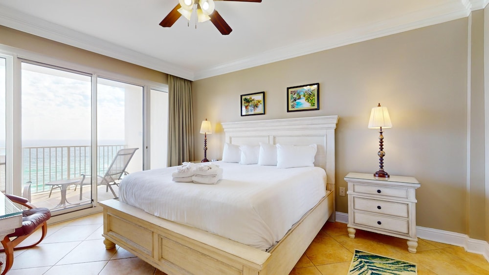 Condo (Tides 1001) photo 2