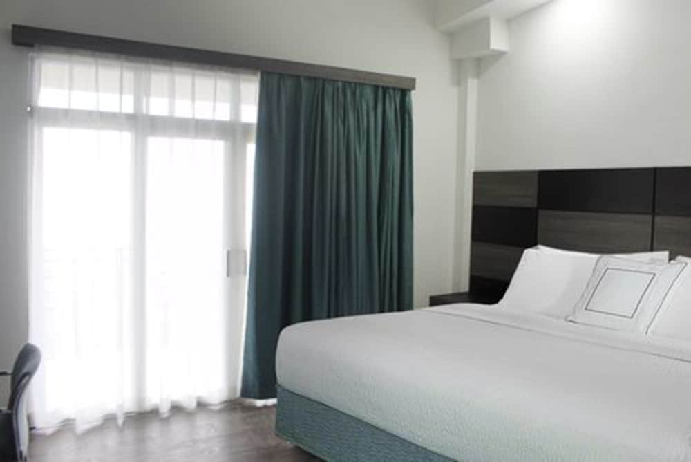 Executive Room, 1 King Bed, Non Smoking