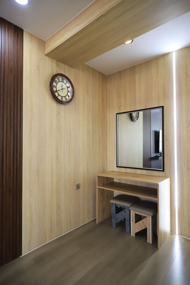 Deluxe Double or Twin Room, City View