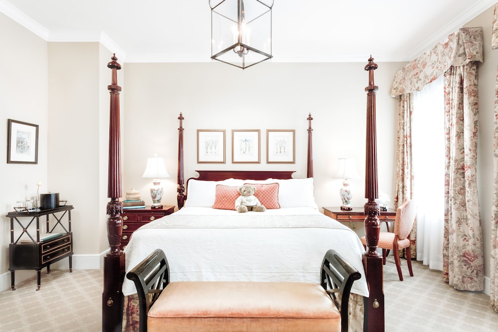 Grand Room, 1 King Bed, Non Smoking - Photo 1