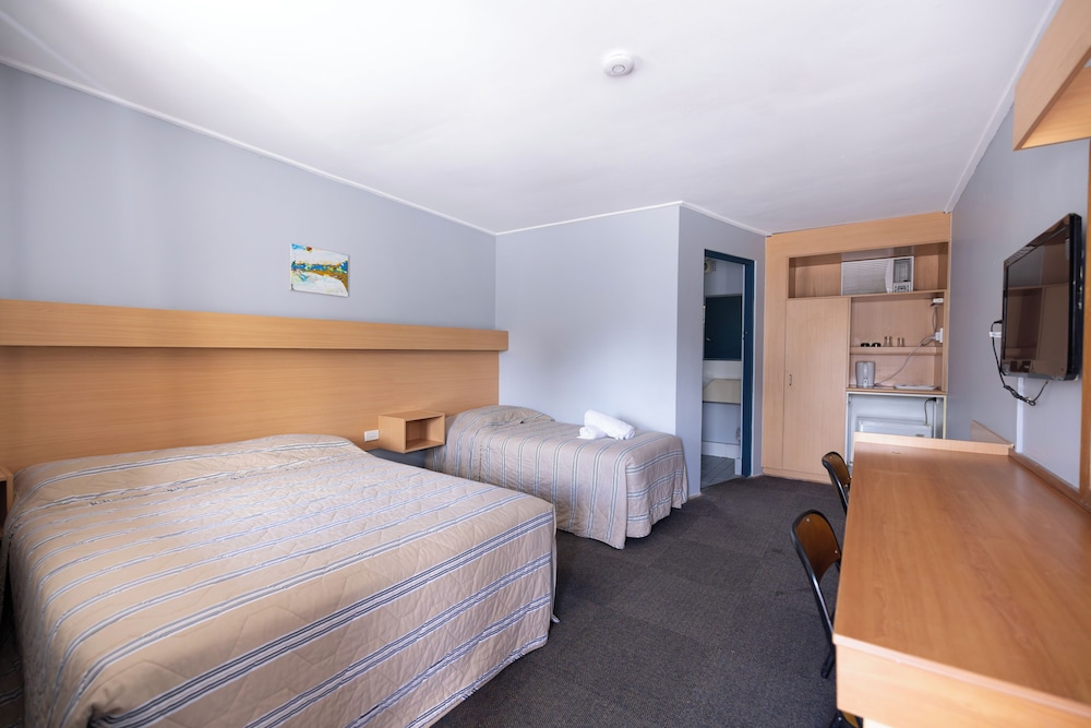 Standard Suite, 1 Bedroom (Twin Room) photo 1