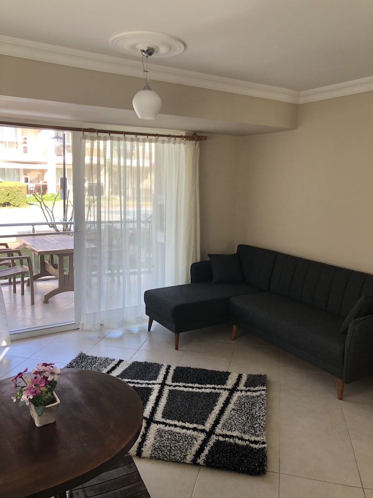 Room - Photo 1