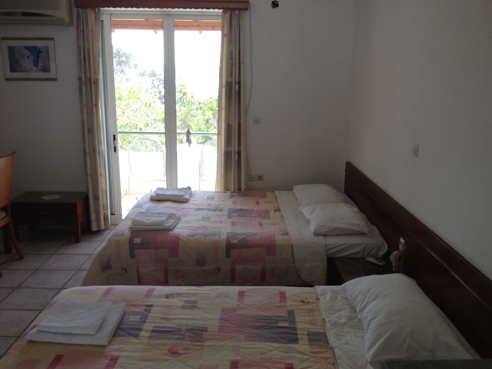 Triple Room, Sea View photo 2