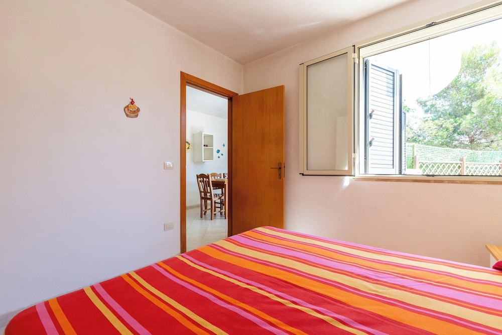 Basic Apartment photo 2