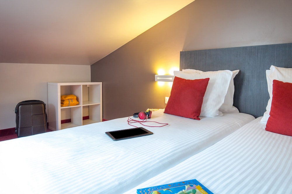 Junior Suite, Resort View - Photo 8
