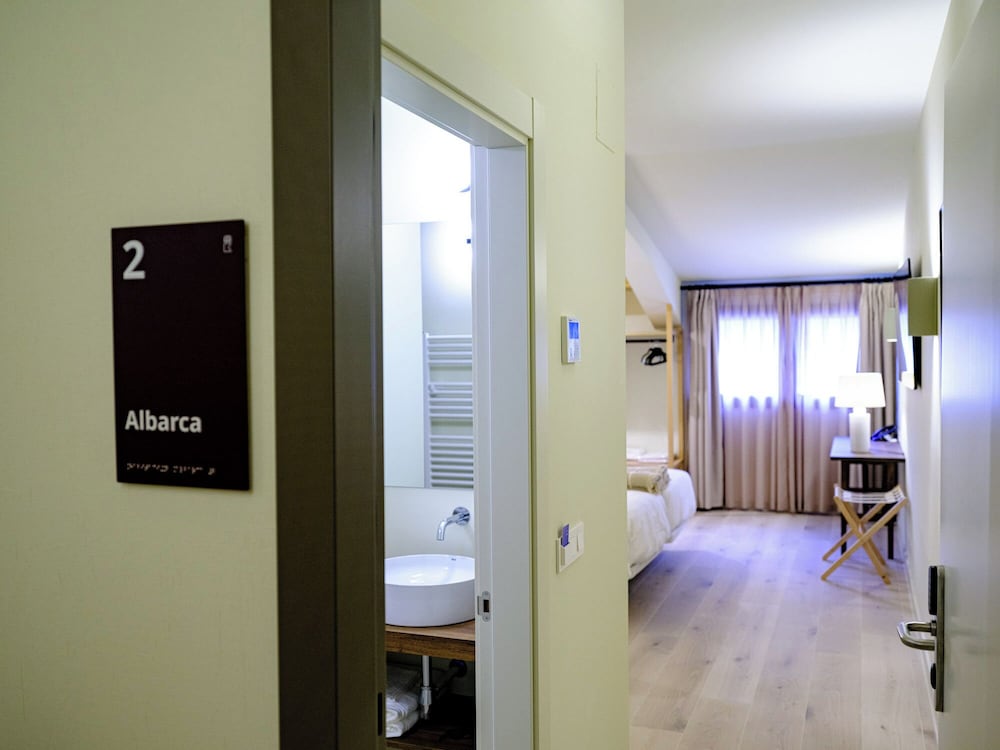 Basic Double Room, Garden View