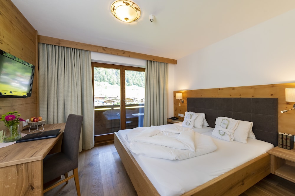 Standard Single Room, Balcony, Mountain View (Classic) photo 1