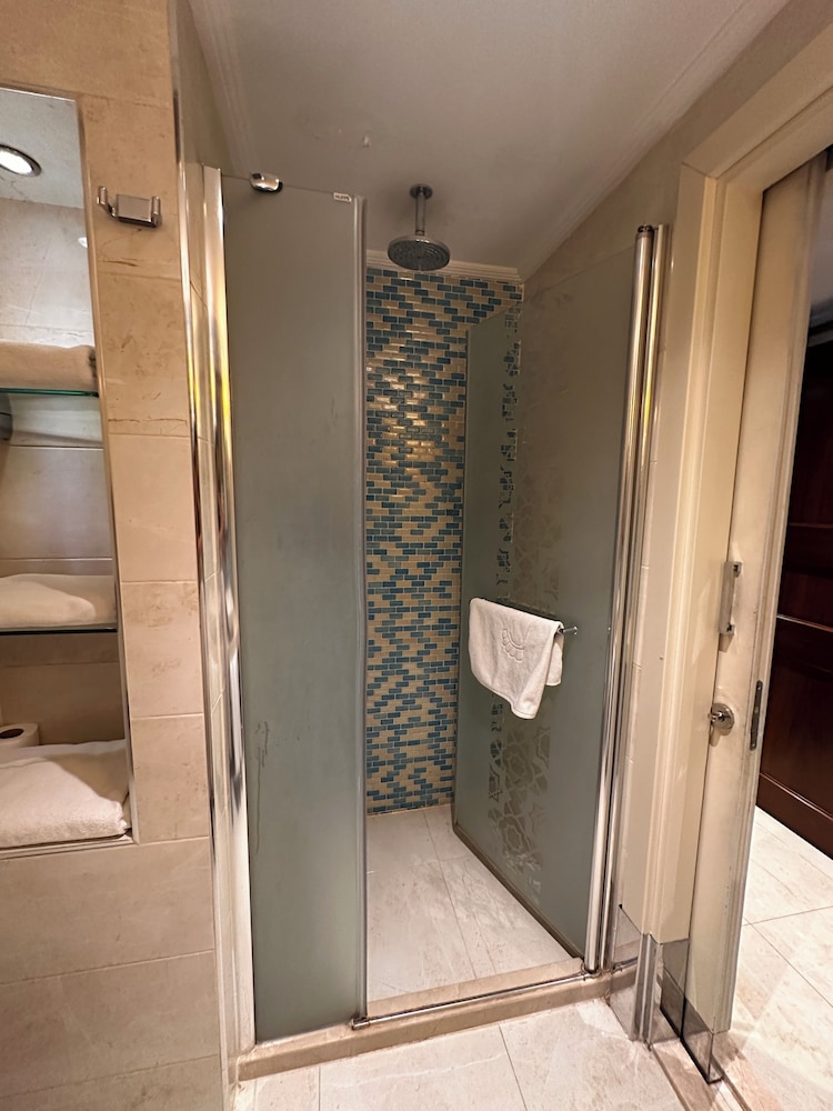 Superior Triple Room photo 3