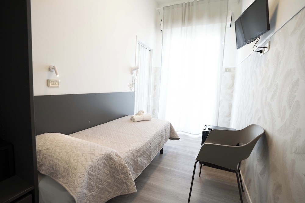 Basic Single Room, Balcony, Partial Sea View