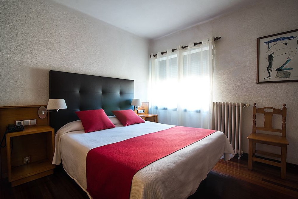 Double or Twin Room photo 3