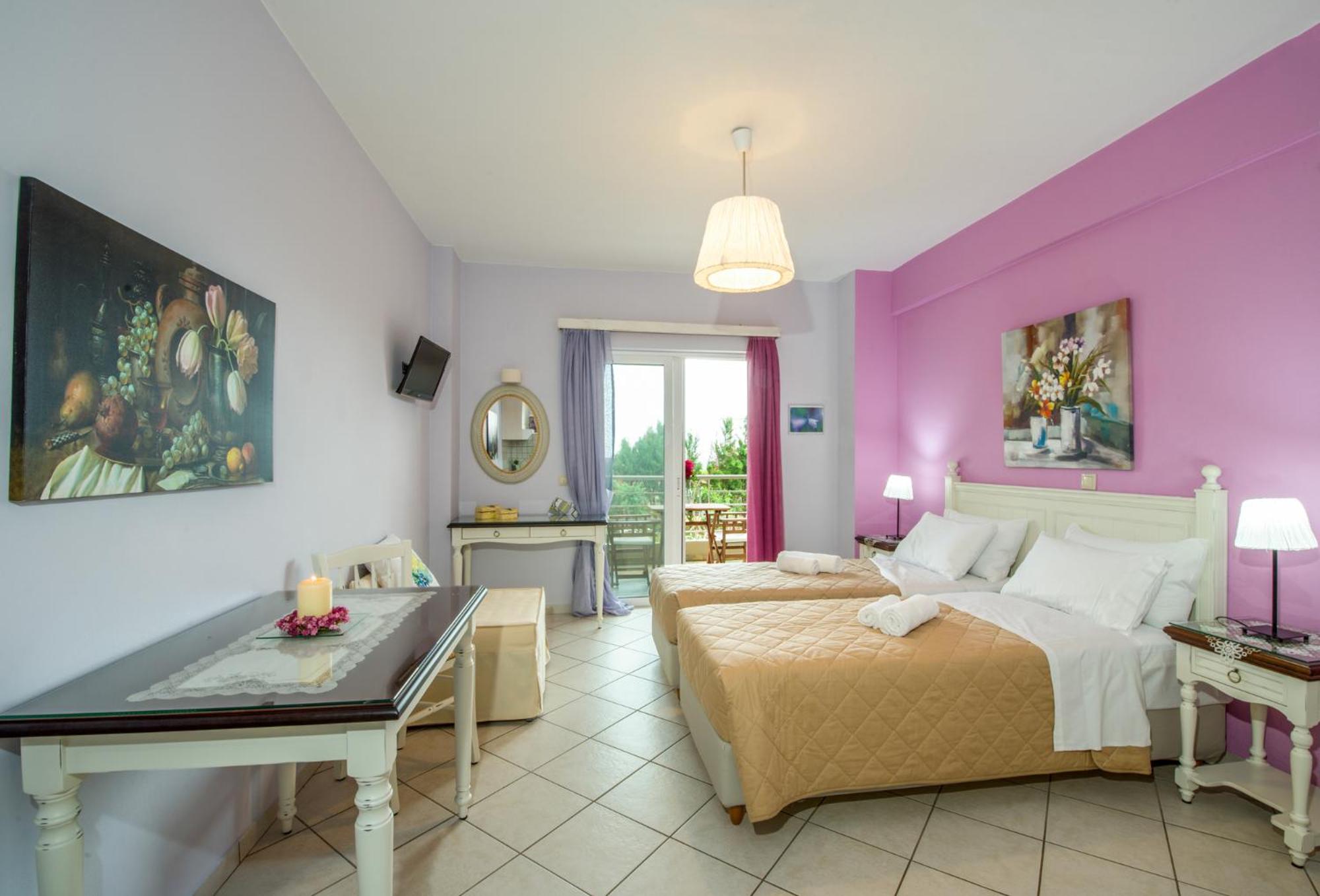Studio Apartment photo 1
