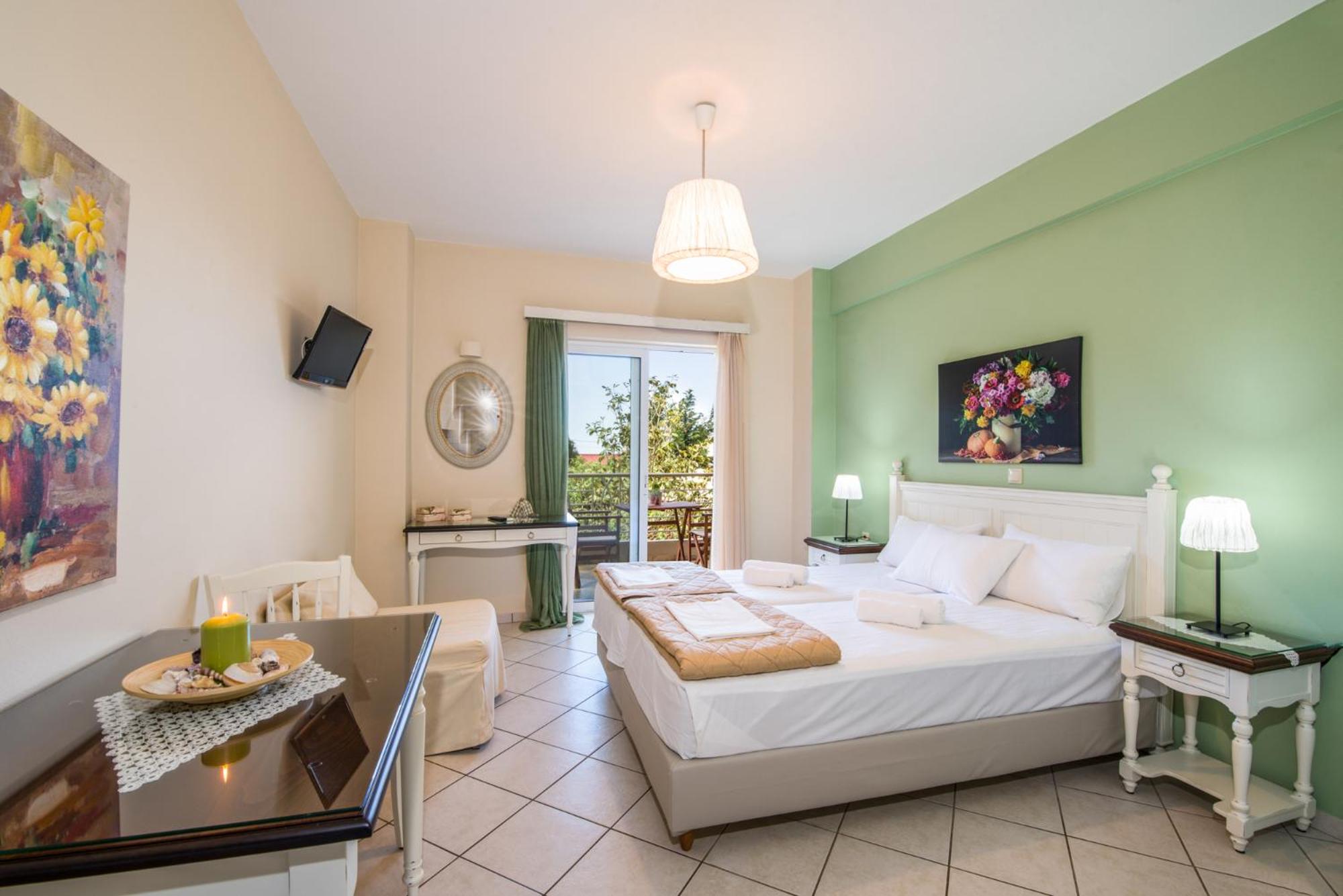 Studio Apartment photo 1