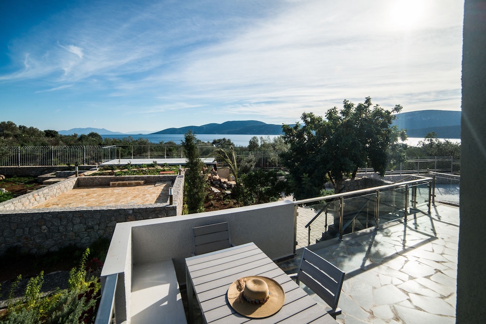 Apartment, Pool View photo 3