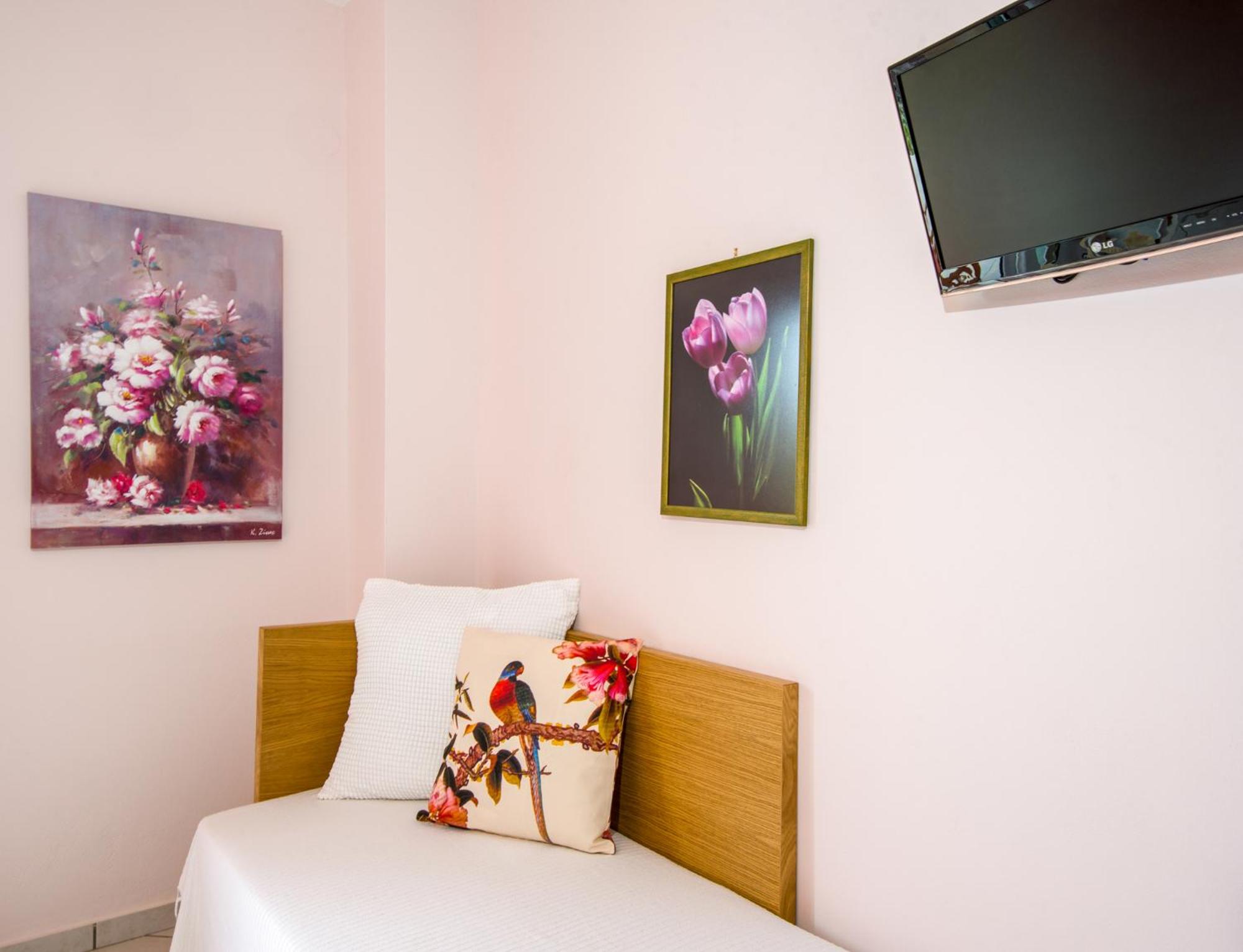 Studio with Sea View (2 Adults) photo 2