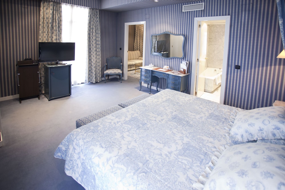 Studio Suite - Photo 3