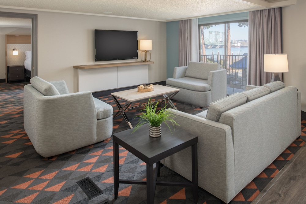 Suite, 1 Bedroom, Courtyard View - Photo 2