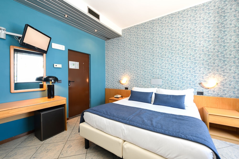 Classic Room, Lake View - Photo 4