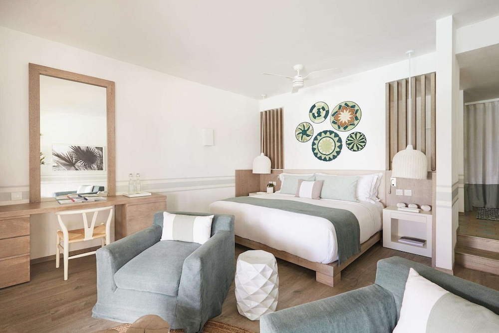 Junior Suite, 1 King Bed (56 sqm) - Photo 4