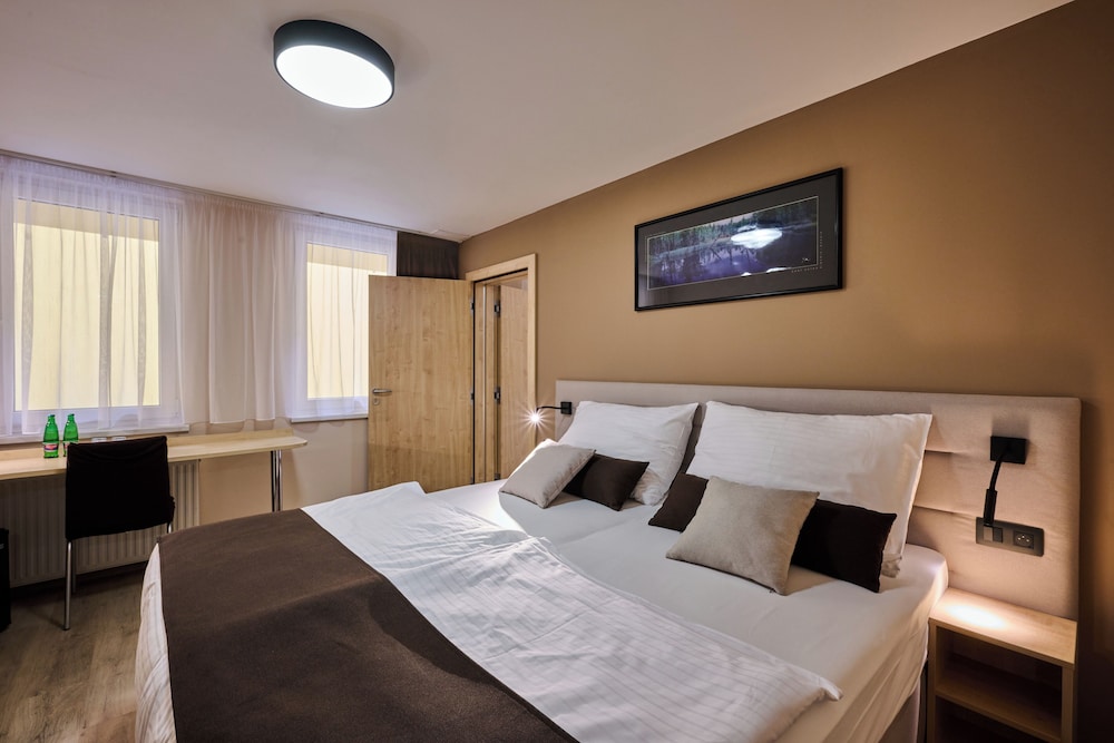 Classic Double Room, 1 Bedroom, Ensuite, Garden Area photo 2