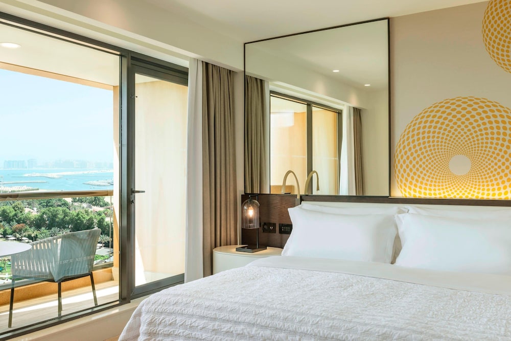 Family Suite, 1 Bedroom, Smoking, Sea View - Photo 3