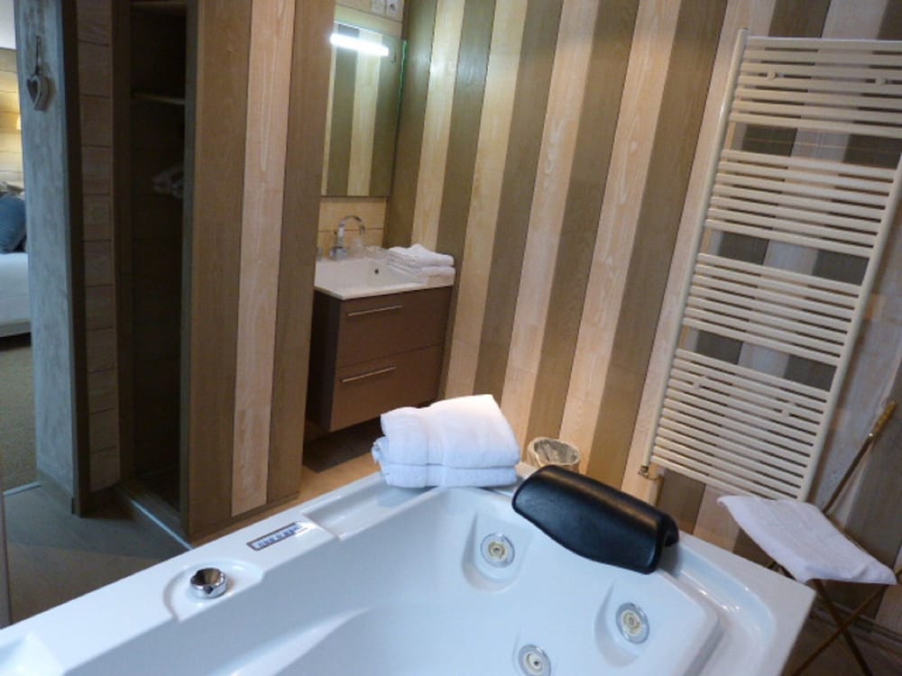 Romantic Double Room, Ensuite (balneo) photo 3